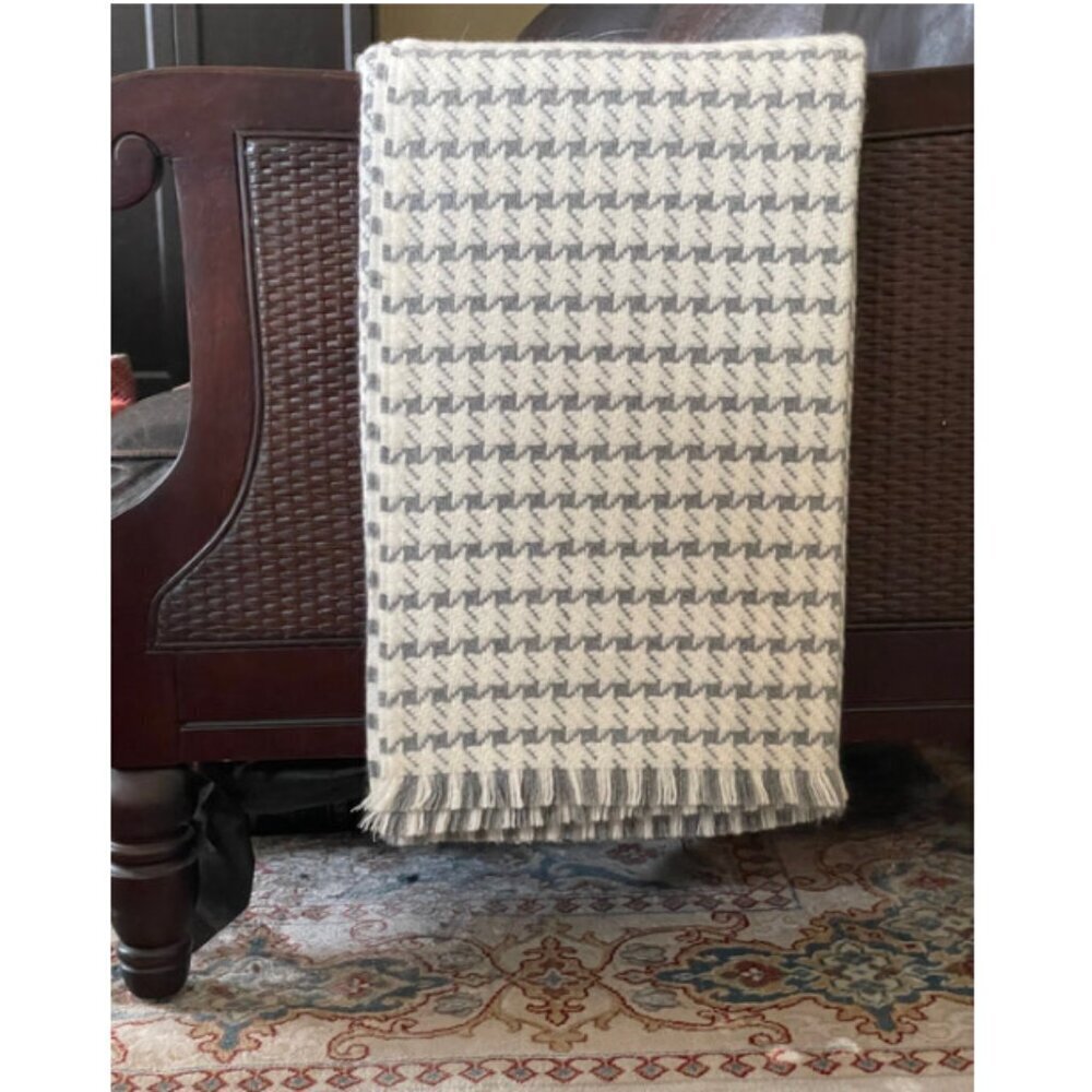 ARTZNL 100% Baby Alpaca Houndstooth Throw Blanket Large Soft Warm Luxury Gray - Picture 8 of 13